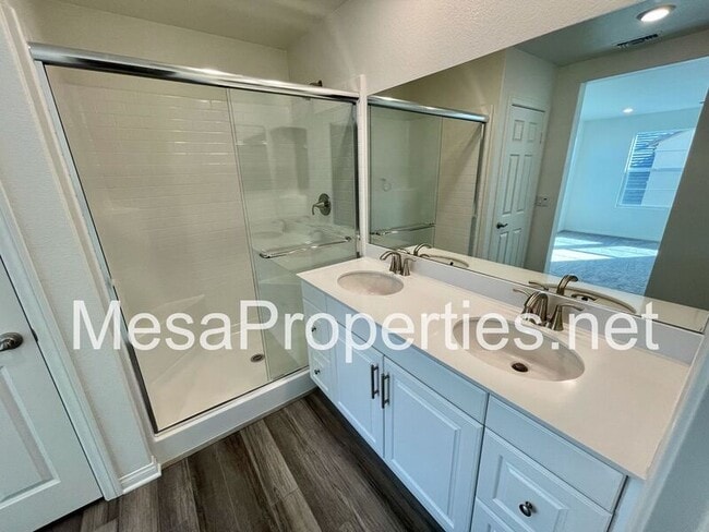 Building Photo - 1709 Cedar Tree Pl