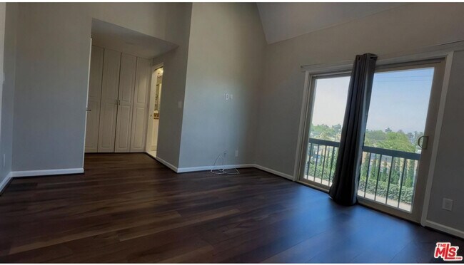 Building Photo - 11260 Overland Ave, Unit #2E