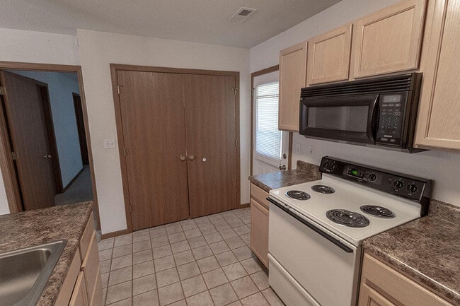 Building Photo - 1635 Bold Ruler Ct