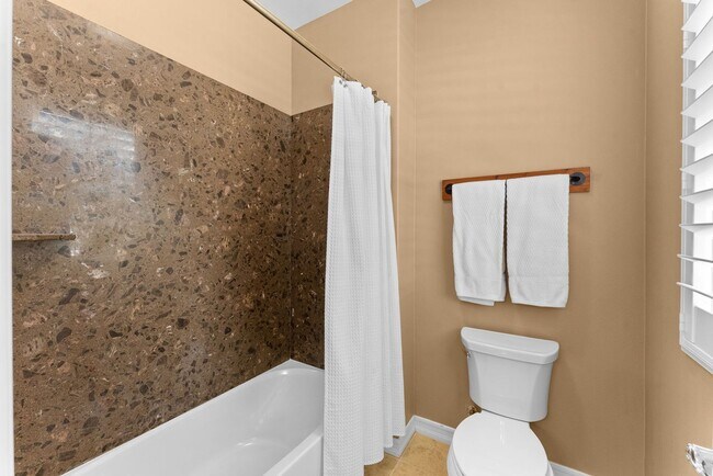 Building Photo - Single-Level 4BD Coastal Home in Prime Encinitas Location