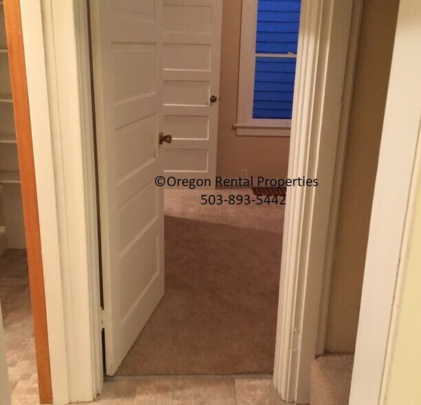 Building Photo - 4803 SE 79th Ave