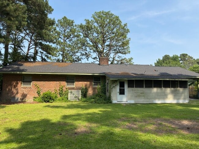 Building Photo - 124 S Englewood Dr