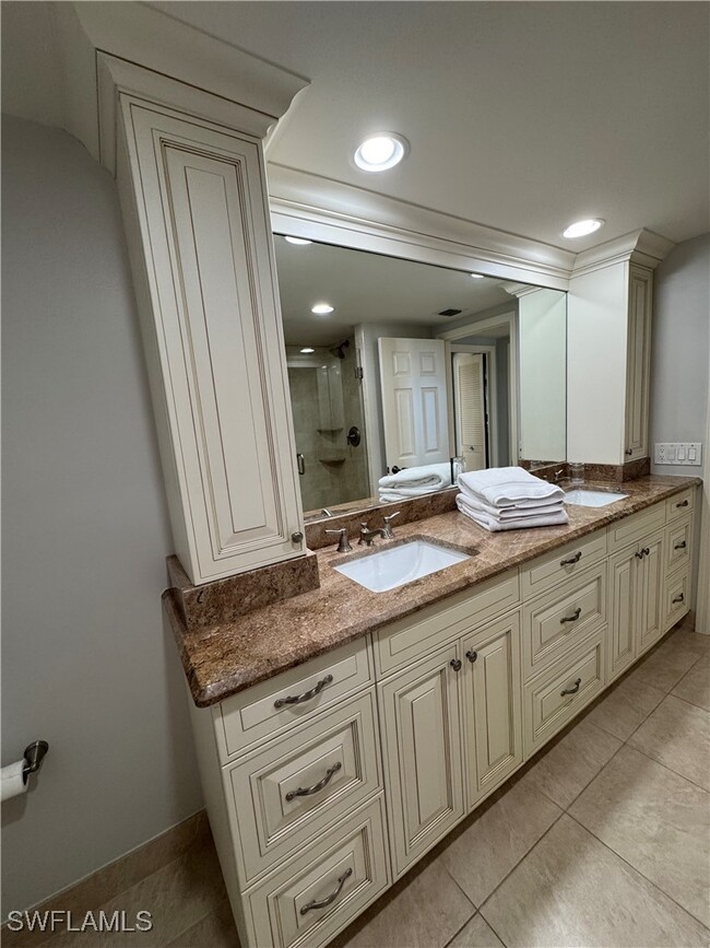 Building Photo - 6075 Pelican Bay Blvd