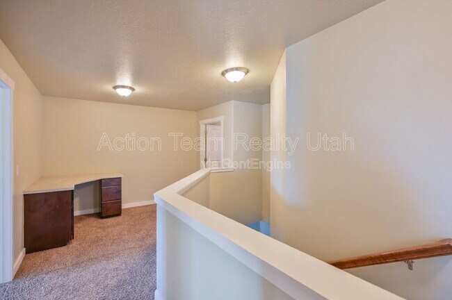 Building Photo - 4088 E Oakland Hills Dr