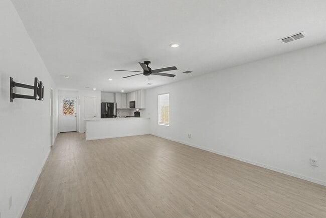 Building Photo - 6732 Bramblewood Dr