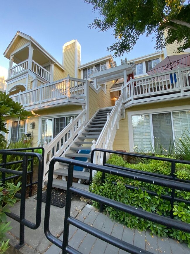 Building Photo - Live in Benicia Marina, Boat views from Deck