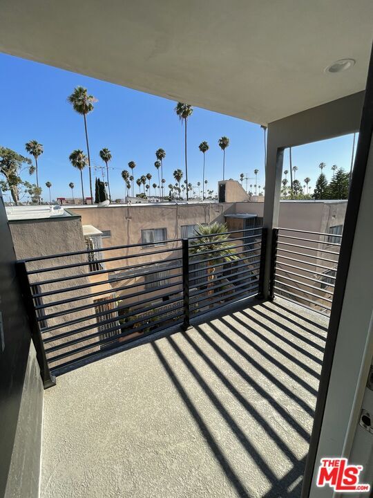 Building Photo - 1552 Winona Blvd