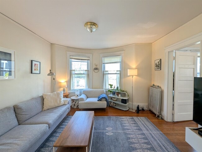 Building Photo - 14 Sanborn Ave