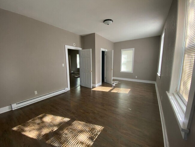 Building Photo - 119 N 22nd St