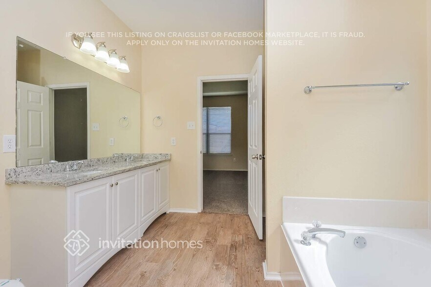 Building Photo - 5601 Desert Willow Ct