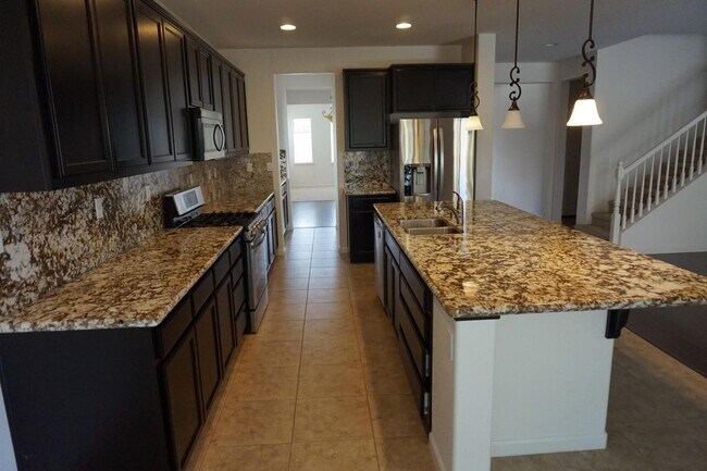 Building Photo - South Meadows Home