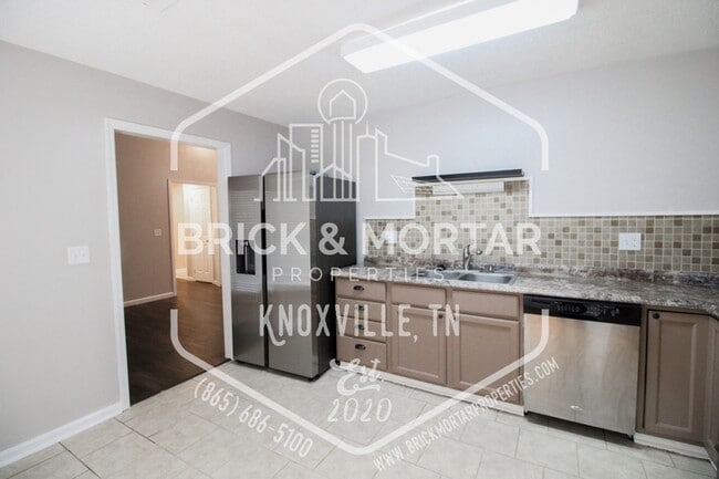 Building Photo - 1006 Davinci Ln