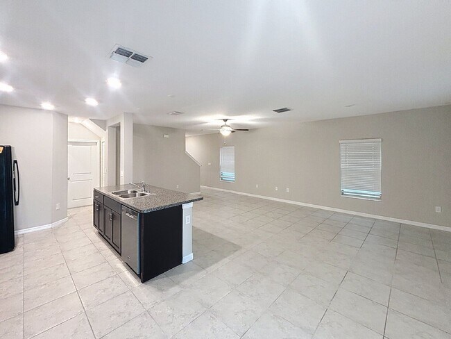 Building Photo - 7012 Samuel Ivy Dr