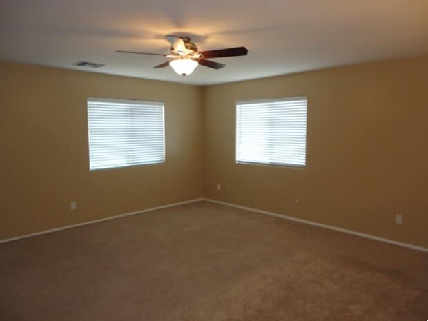 Building Photo - 386 E Daniella Dr