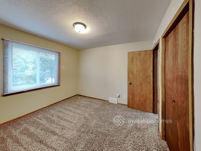 Building Photo - 3720 Roseberry Pl