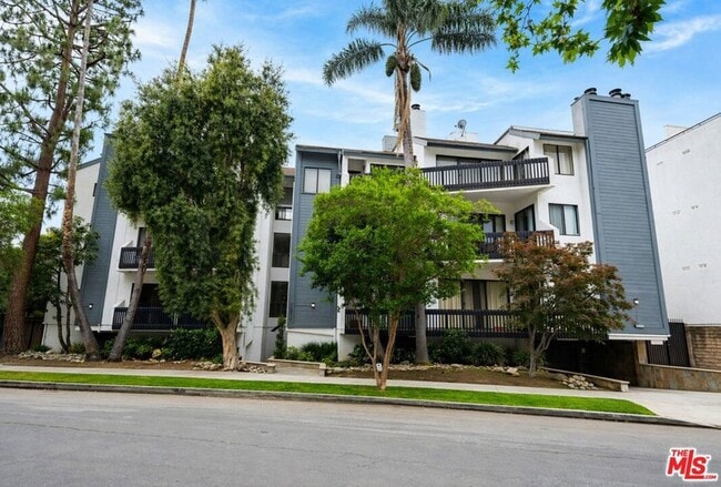 Building Photo - 12030 Valleyheart Dr