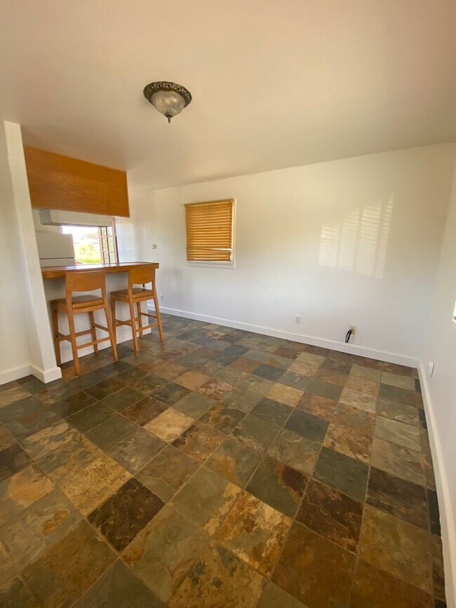 Building Photo - 338 Henrietta Ave