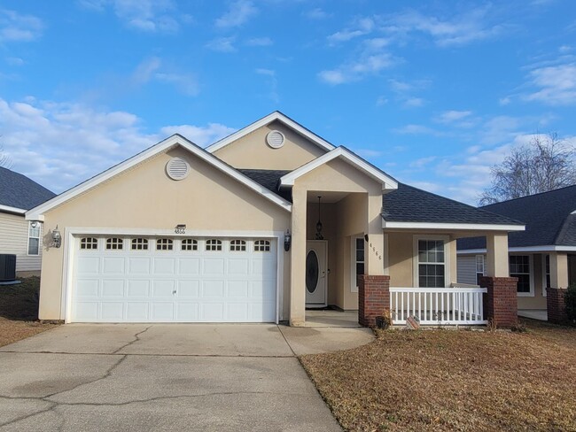 Primary Photo - MODERN 3/2 w/ Garage, Spa Tub, Wood Floors...