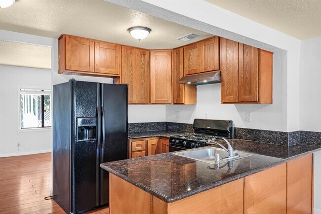 Building Photo - House for Rent – Robla Neighborhood!