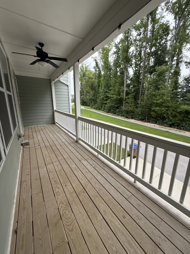 Building Photo - 704 Carraway Garden Dr