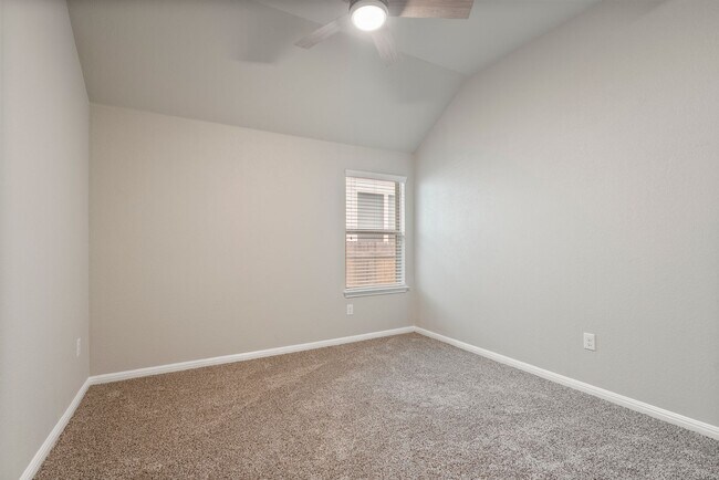 Building Photo - Beautiful 3 bedroom, 2 bathroom home in Hills of Bear Creek!!!