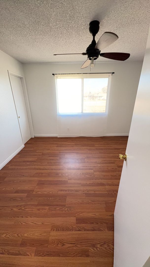 Building Photo - 3 BEDROOM APPLE VALLEY HOME