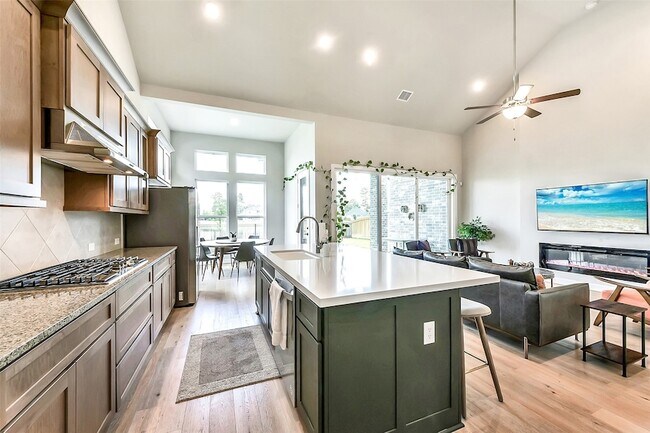 Building Photo - 28289 Emerald Bnd