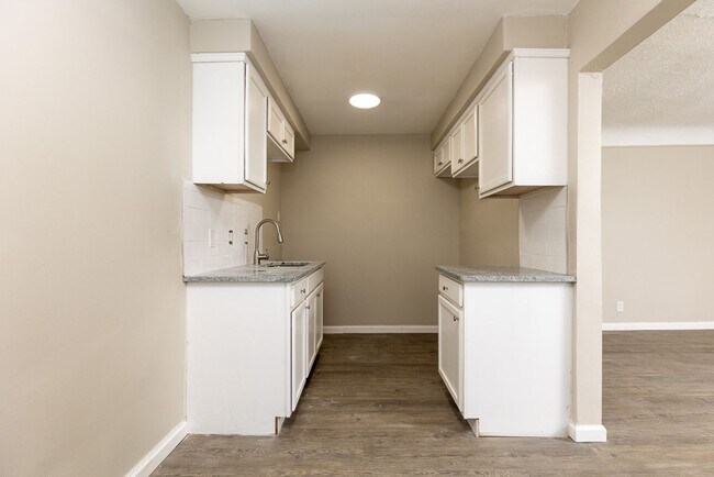 Building Photo - 1 Bedroom One Bath Unit For Lease