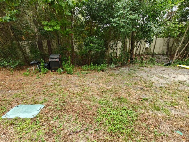 Building Photo - Spacious 2-Bed, 2.5-Bath Townhome with Gar...