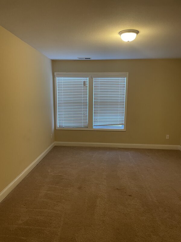 Building Photo - 426 Preakness Ln