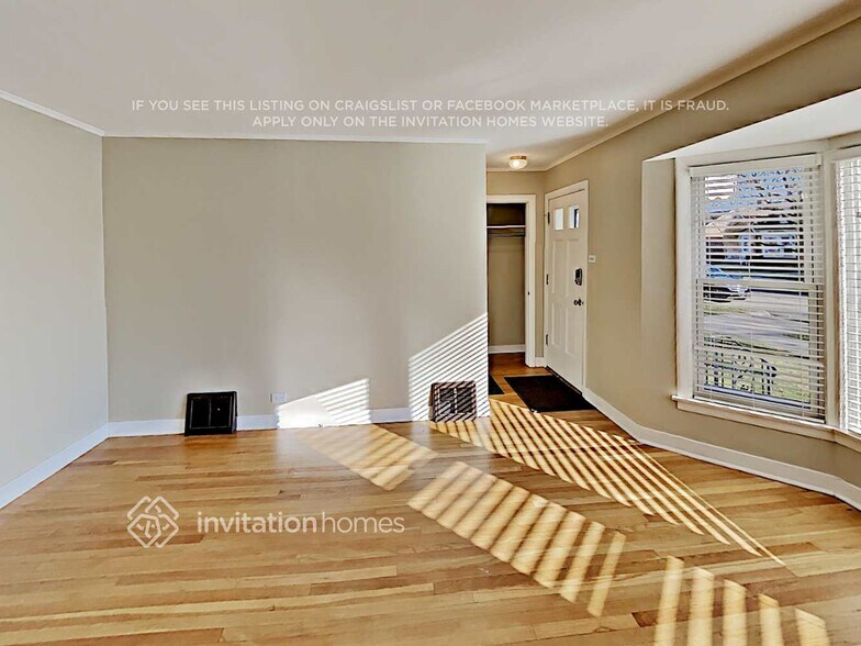 Building Photo - 7162 N Moody Ave