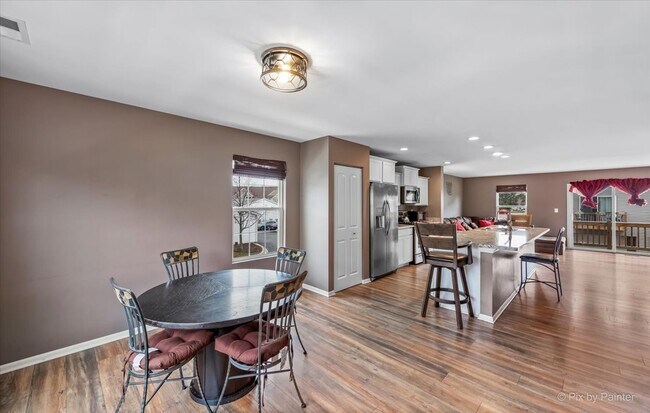 Building Photo - 2270 Aurora Dr