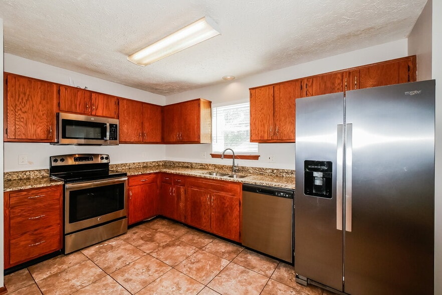 Building Photo - 1750 Catalano Dr