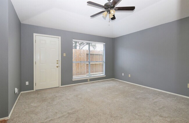 Building Photo - 14002 Taco Ct