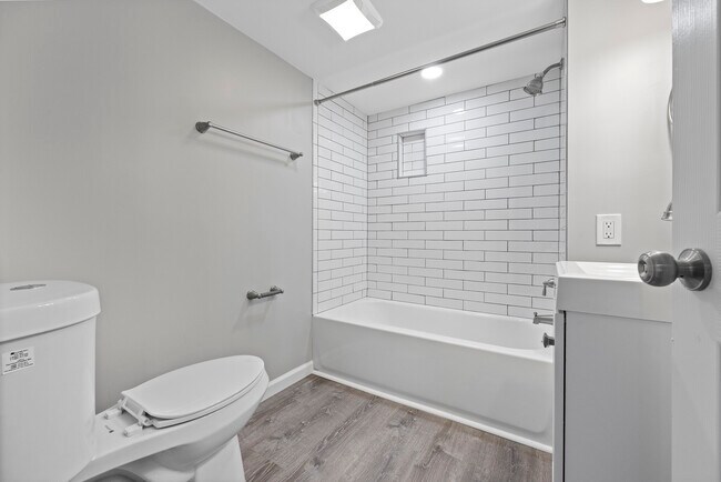 Building Photo - 537 Lynn Haven Ln