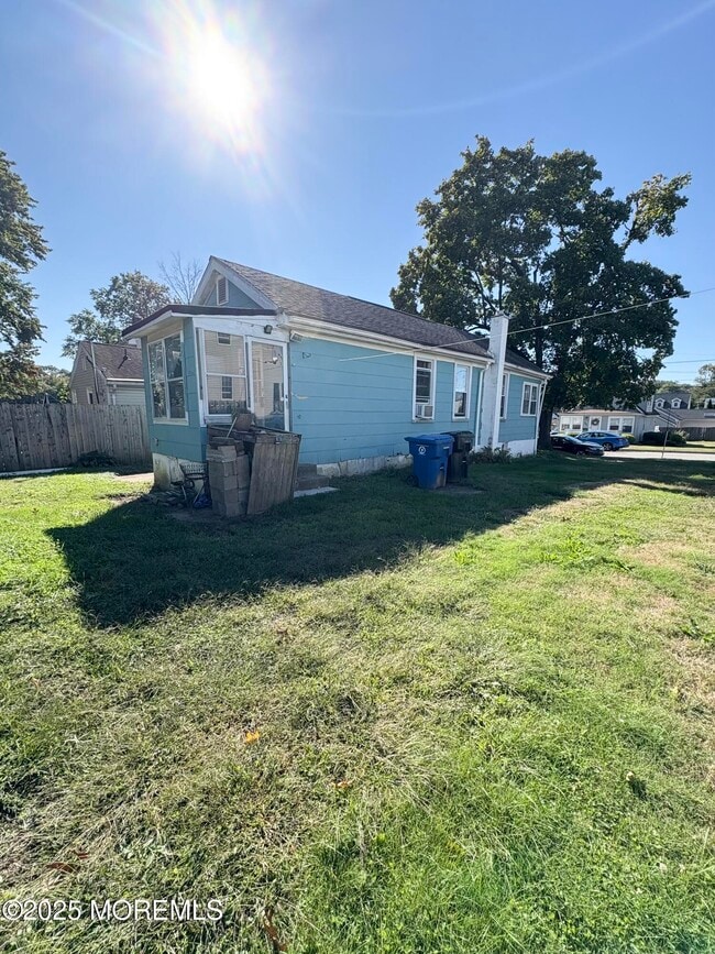 Building Photo - 126 Chamone Ave