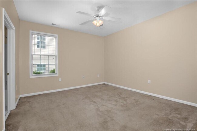 Building Photo - 3BD 2Bath Condo