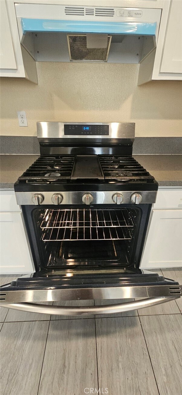 Building Photo - 1631 E 85th St