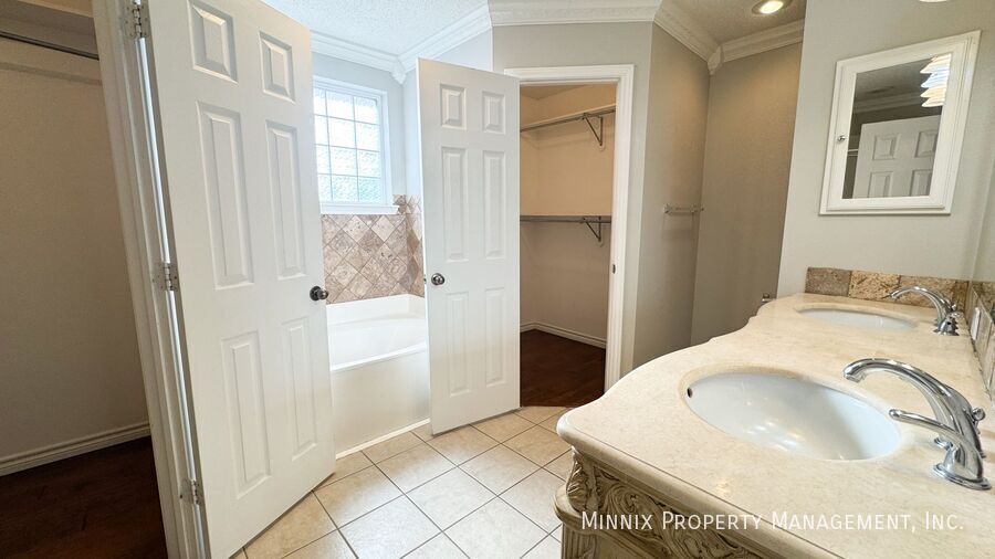 Building Photo - 156 Frankford Ct