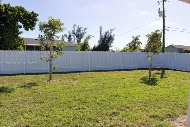 Building Photo - 1138-1114 SW 14th Terrace