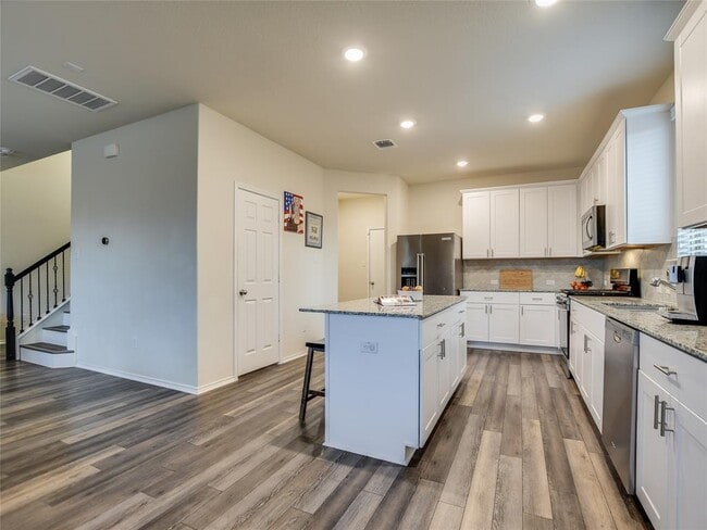 Building Photo - 441 Bella Luna Way