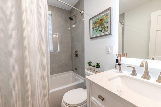 Building Photo - 58 Walnut St