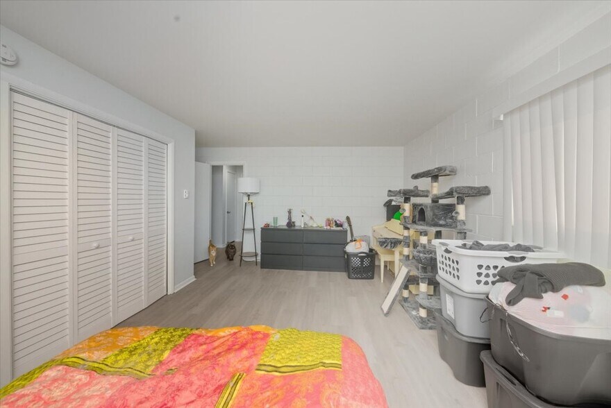 Building Photo - 300 Marlene Ct