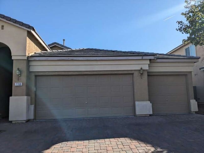 Building Photo - Awesome 3 Bedroom, 2 Bathroom 1 story home...