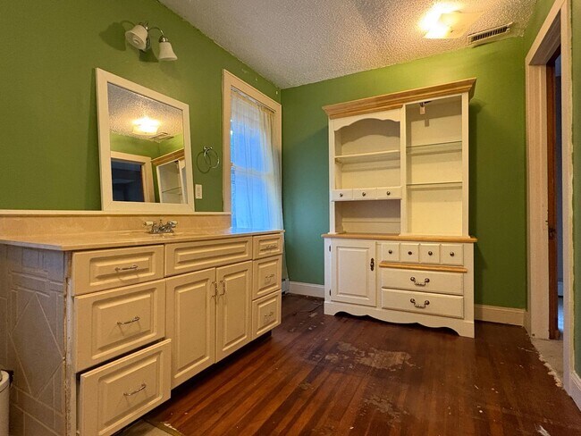 Building Photo - 173 Leesville Rd