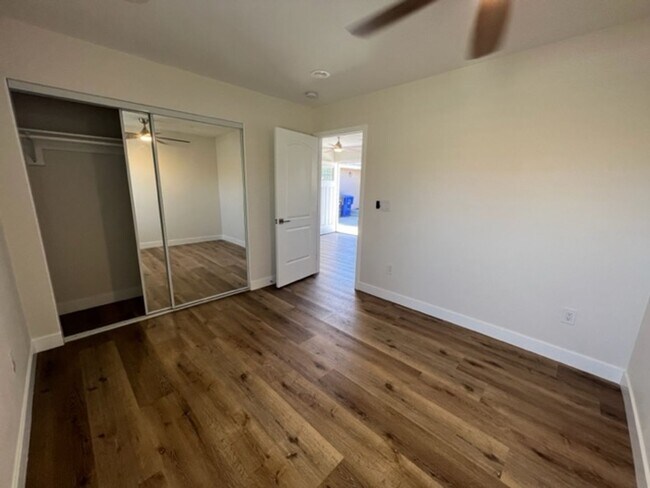 Building Photo - 1081 E Nocta St