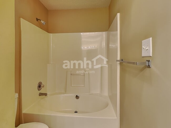 Building Photo - 204 Machost Dr