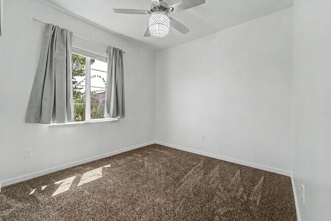 Building Photo - 1469 Dunwoody Dr