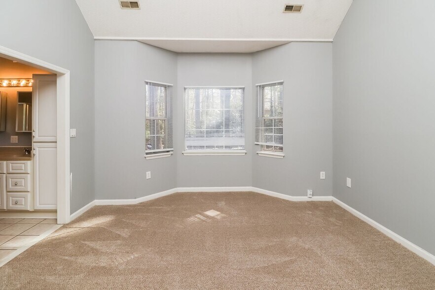 Building Photo - 3606 Briarthorne Dr