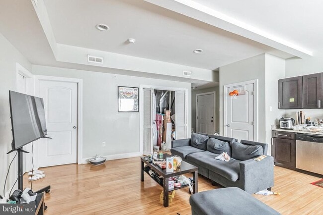 Building Photo - 333 N 40th St